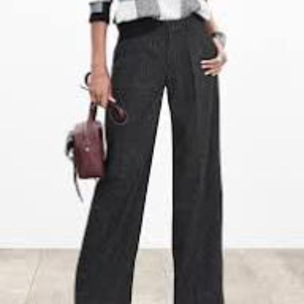 BANANA REPUBLIC Wool-Blend Pleated Wide-Leg Trousers (Fall 2015)
